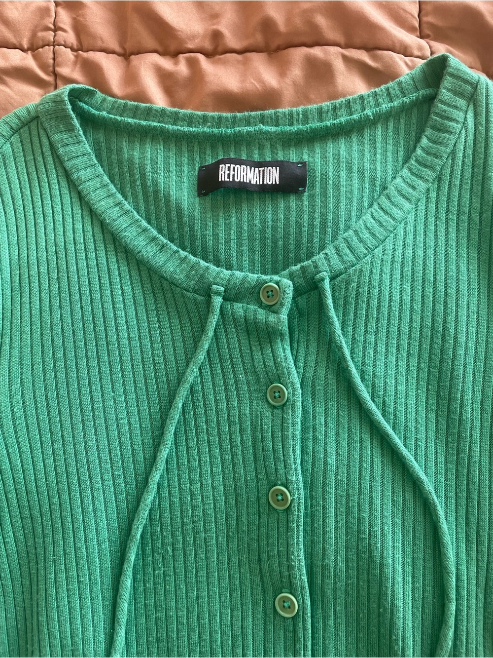 Reformation Green Ribbed Button-Front Crop Top - Picture 2 of 3